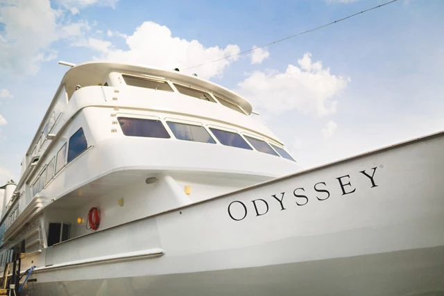 Cruise Ship/Yachts: City Cruises Toronto 10