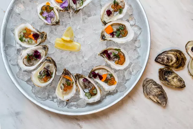 Restaurants: Coffee Oysters Champagne | à toi 15