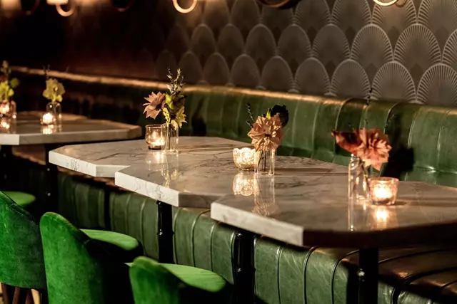 Restaurants: Coffee Oysters Champagne | à toi 2