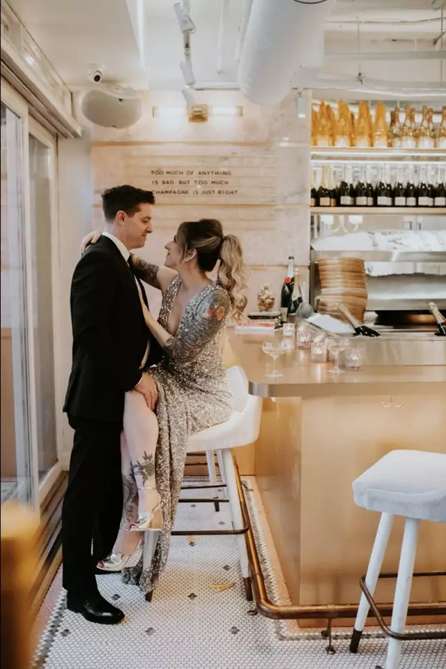 Restaurants: Coffee Oysters Champagne | à toi 25