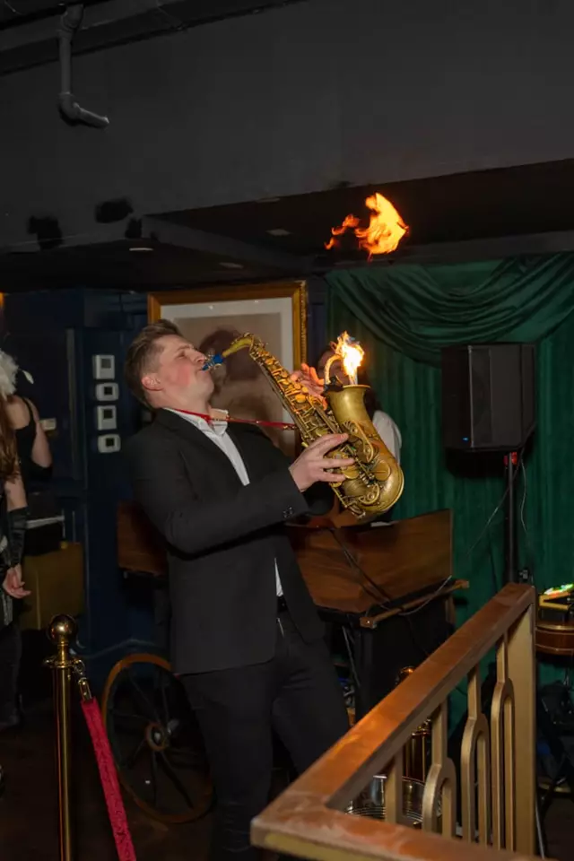 Restaurants: Coffee Oysters Champagne | à toi 6