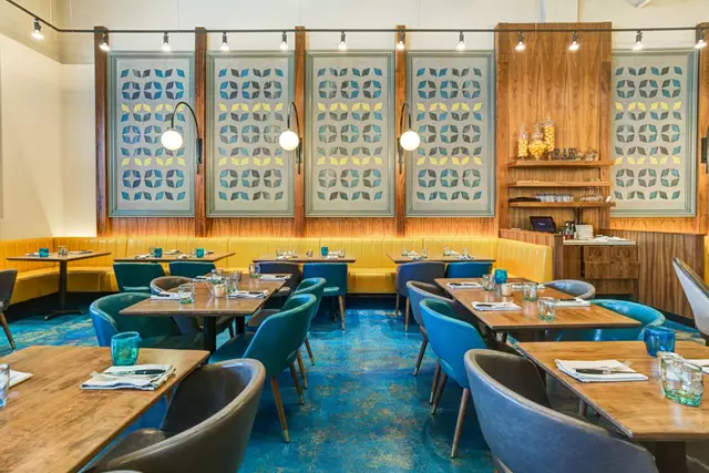 Restaurants: Costa Sorrento 21