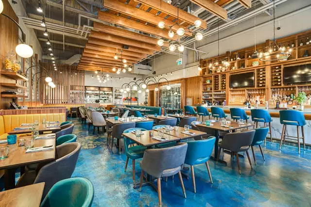 Restaurants: Costa Sorrento 20