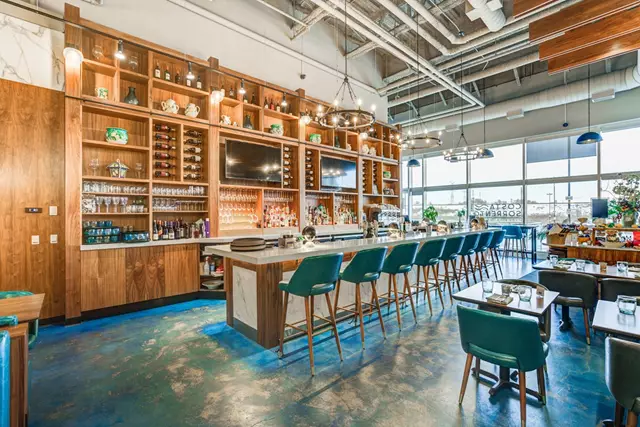 Restaurants: Costa Sorrento 9