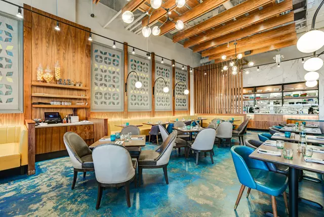 Restaurants: Costa Sorrento 19