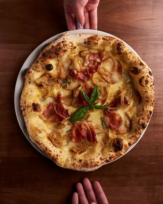 Restaurants: Costa Sorrento 24