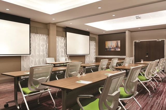 Hotels: Courtyard by Marriott Toronto Mississauga West 7