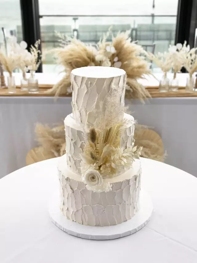 Wedding Cakes: Daan Go Cake Lab 1