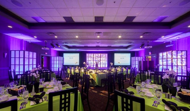 Decor & More, Oakville