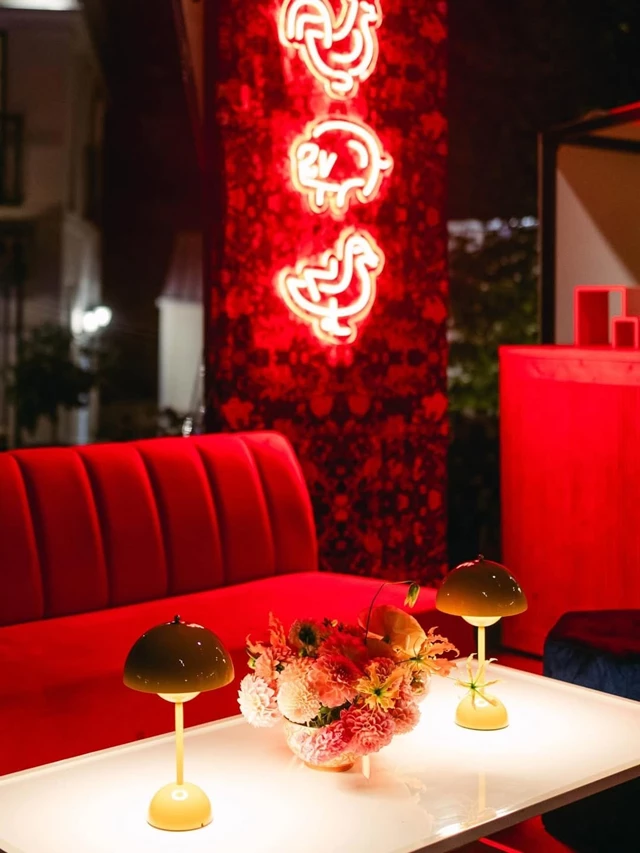 Furniture Rentals: Detailz 1