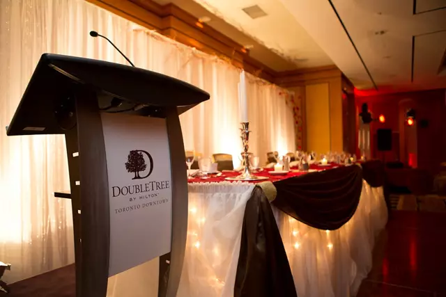 Hotels: DoubleTree by Hilton Toronto Downtown 8