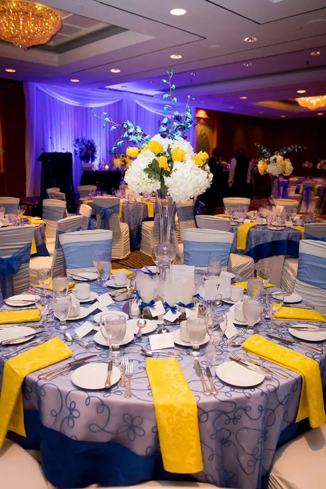 Hotels: DoubleTree by Hilton Toronto Downtown 2