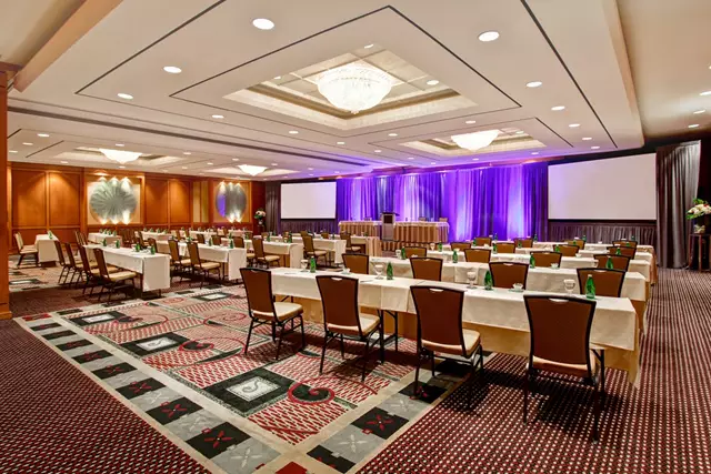 Hotels: DoubleTree by Hilton Toronto Downtown 23