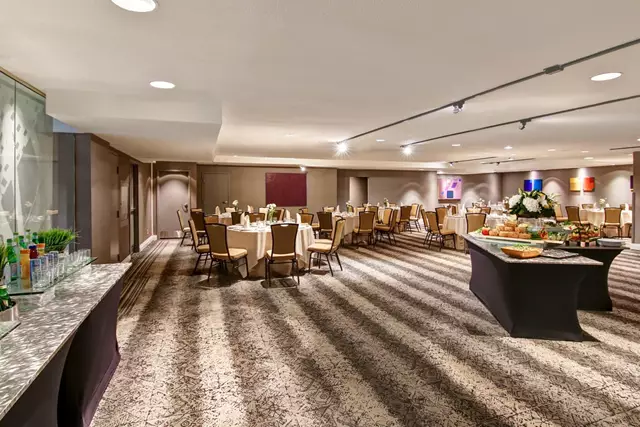 Hotels: DoubleTree by Hilton Toronto Downtown 16