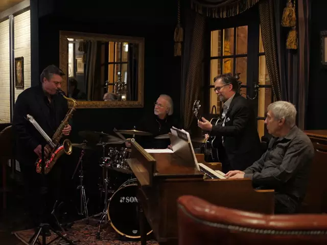 Live Music & Bands: Dr Dave & Friends 14