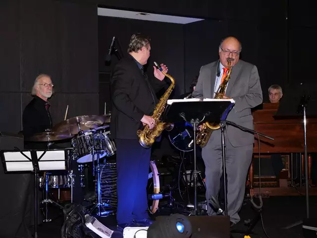 Live Music & Bands: Dr Dave & Friends 18