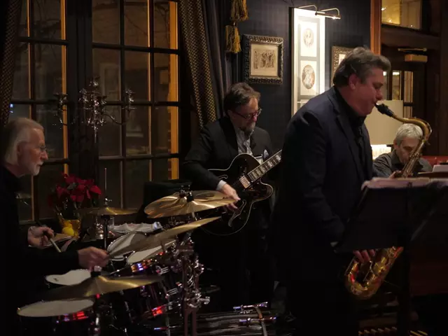 Live Music & Bands: Dr Dave & Friends 19