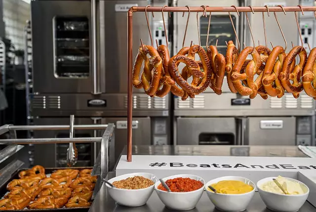 Full Service Caterers: Eatertainment Special Events & Catering 14