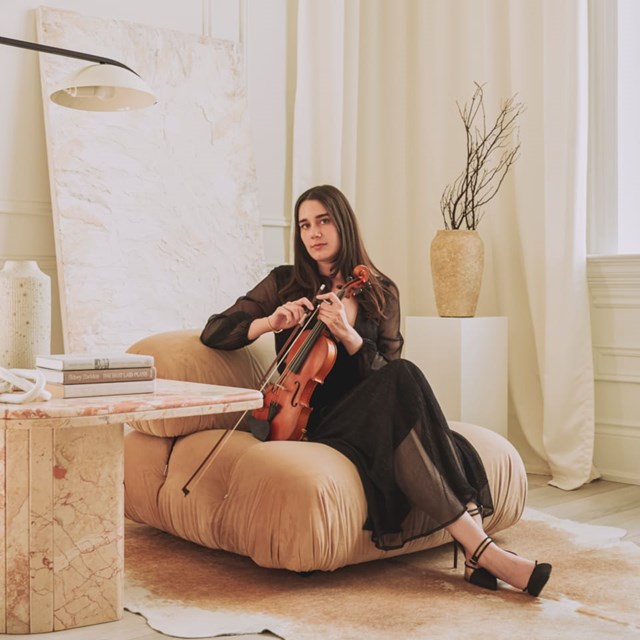 Live Music & Bands: Ellen Daly - Violinist 1