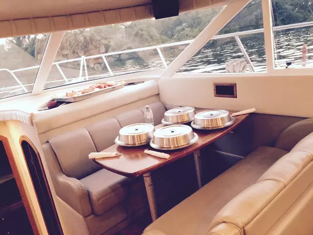 Cruise Ship/Yachts: Empress of Canada 10