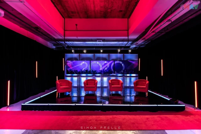Audio / Visual: Encore Canada 2