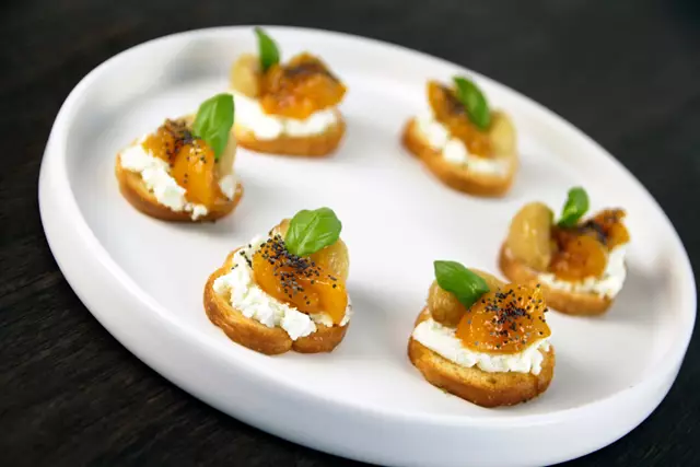 Wedding Caterers: Encore Catering 14