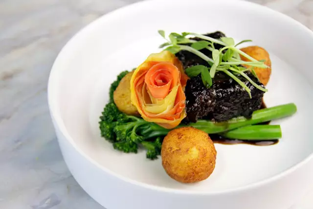 Wedding Caterers: Encore Catering 5