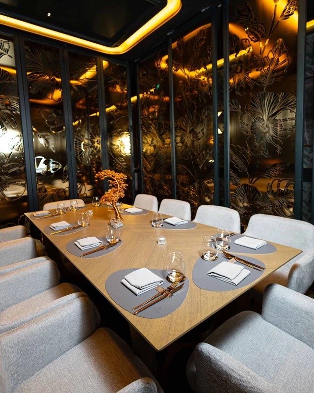 Restaurants: Enigma Yorkville 5
