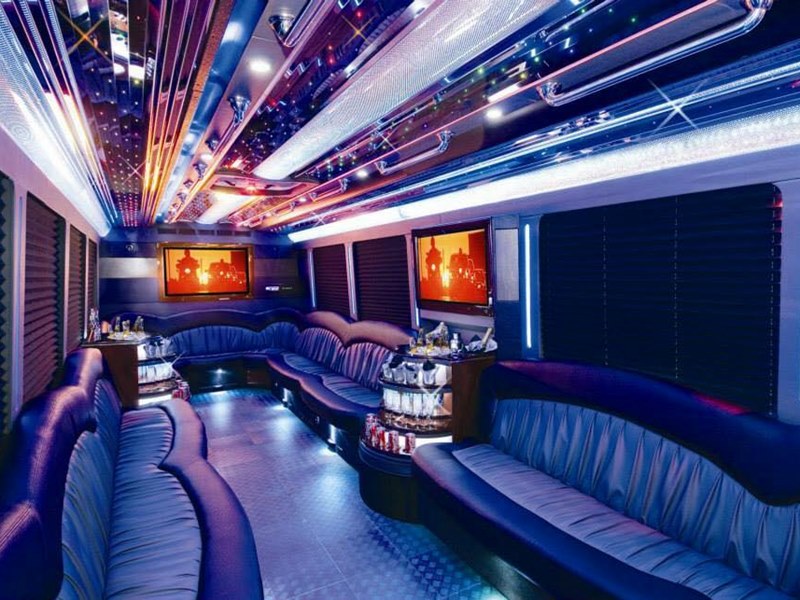 Carousel images of Erin Mills Limo