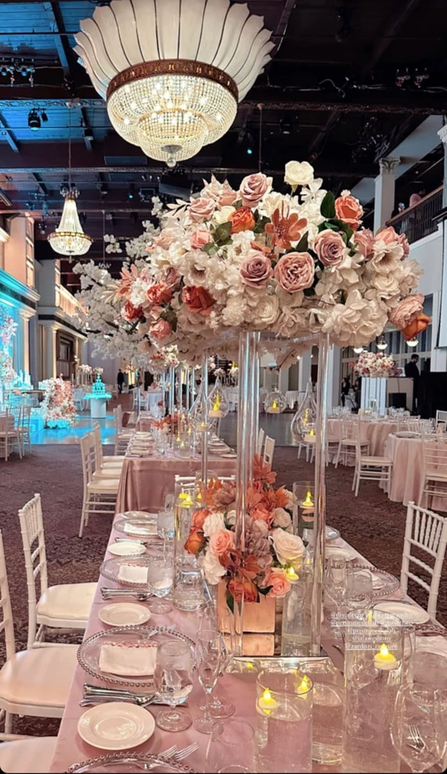 Acrylic Square Piping Centerpiece