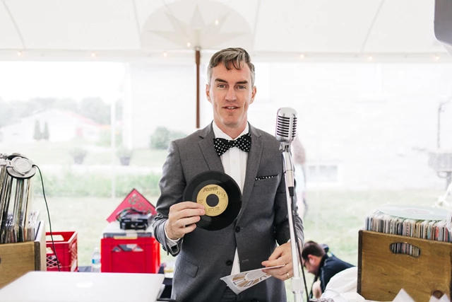 Disc Jockey's / DJs: Evolved Entertainment 1