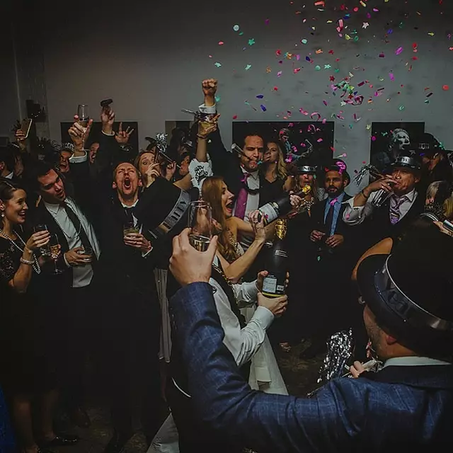 Disc Jockey's / DJs: Evolved Entertainment 14