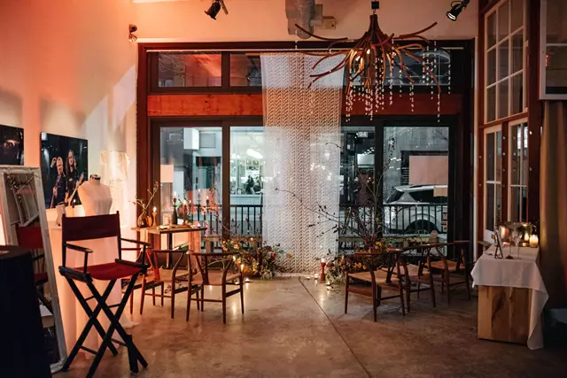 Disc Jockey's / DJs: Evolved Entertainment 15