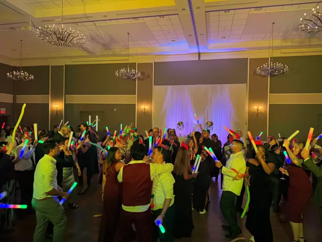 Disc Jockey's / DJs: Flex Vibrations 21