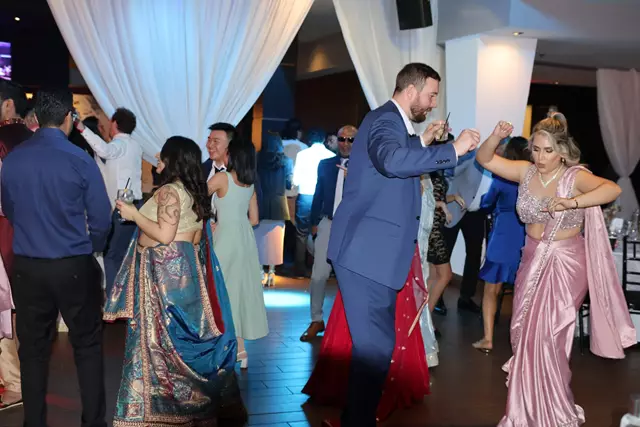 Disc Jockey's / DJs: Flex Vibrations 9