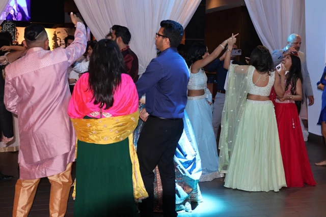 Disc Jockey's / DJs: Flex Vibrations 8