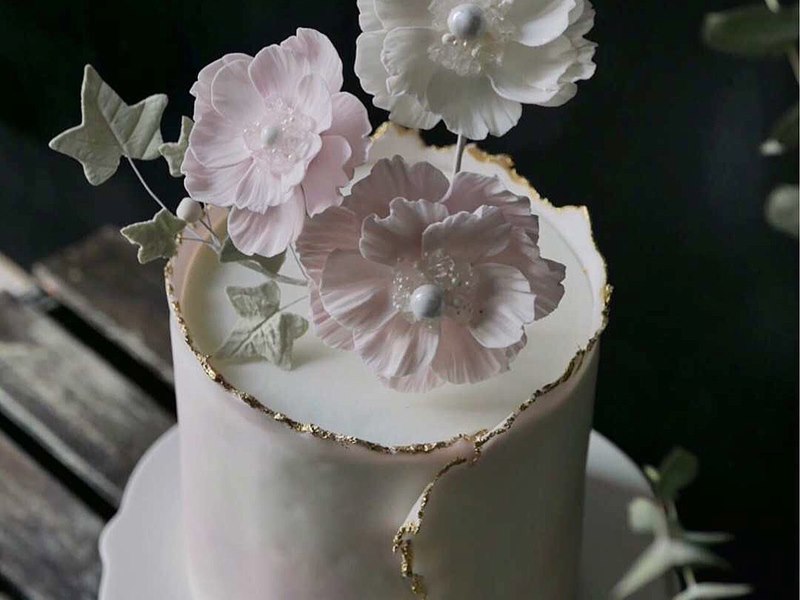 Flour and Flower Cake Design