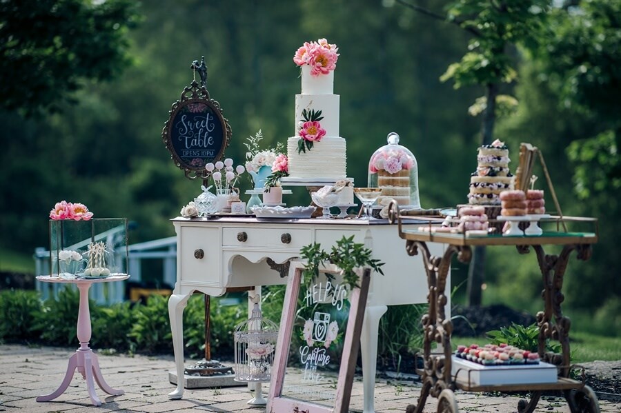 Flour and Flower Cake Design profile photo
