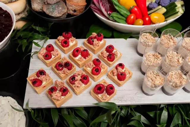 Full Service Caterers: Food Dudes 9