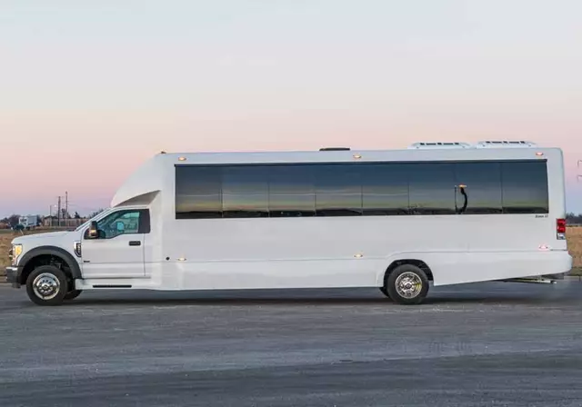 Limousines: GTN Partners Chauffeured Coach & Limo Services 16