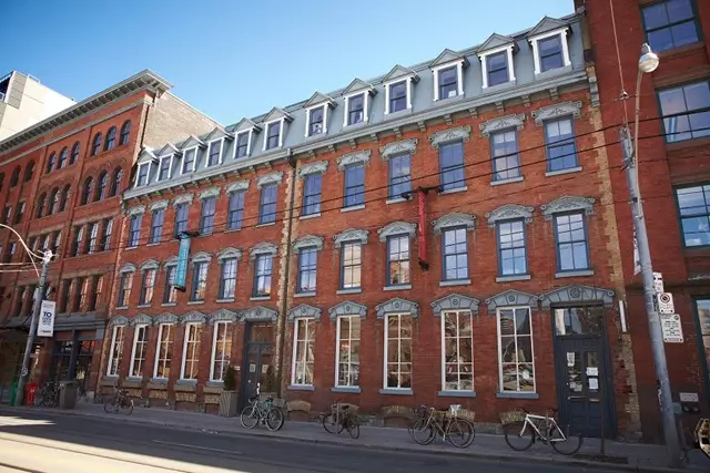 Restaurants: George Restaurant 4