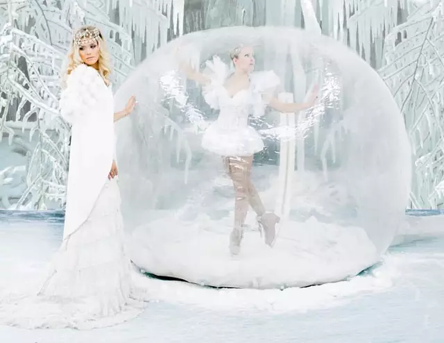 Entertainment: Glisse on Ice Shows 1