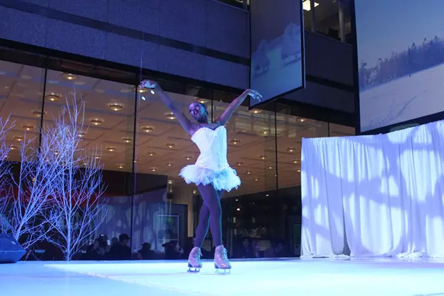 Entertainment: Glisse on Ice Shows 2