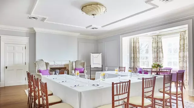 Mansions/Houses: Graydon Hall Manor 26