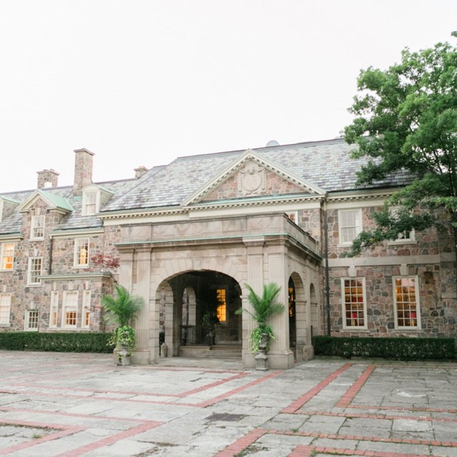 Mansions/Houses: Graydon Hall Manor 1