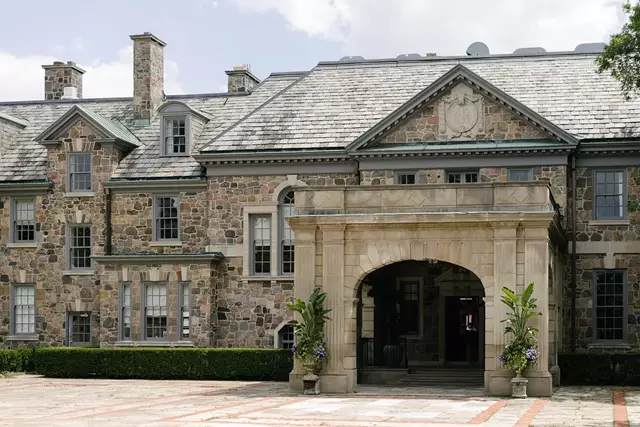 Mansions/Houses: Graydon Hall Manor 1