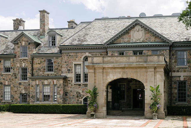 Mansions/Houses: Graydon Hall Manor 9