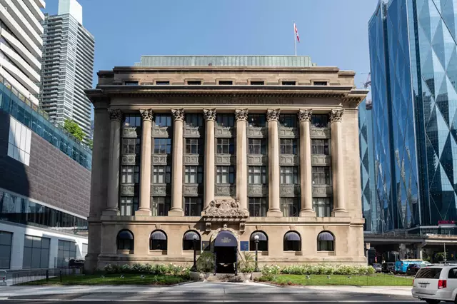 Restaurants: Harbour 60 9