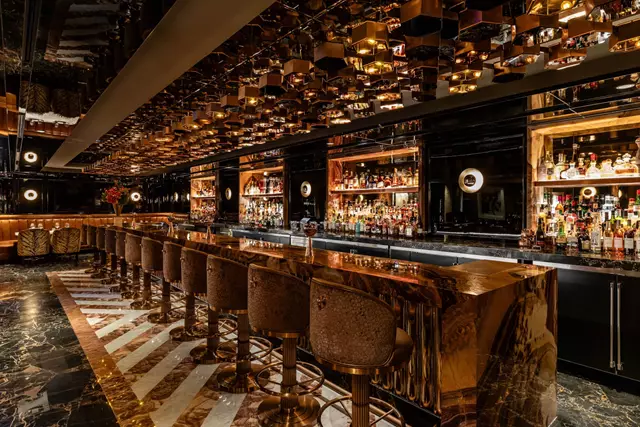 Restaurants: Harbour 60 2