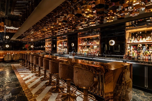 Restaurants: Harbour 60 2